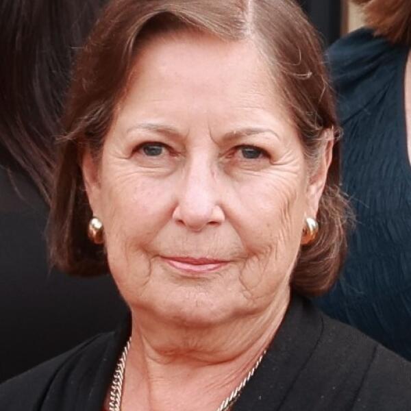 Helen Dobbs